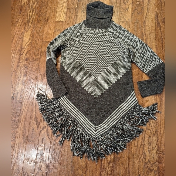 Only Boho poncho sweater fringe brown & cream sweater, Size M - Picture 10 of 15